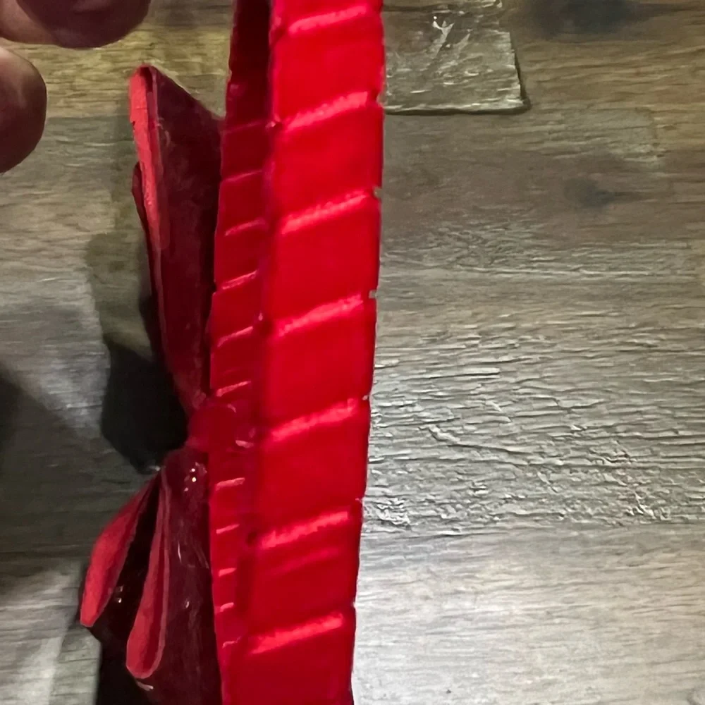 Claires claire’s red